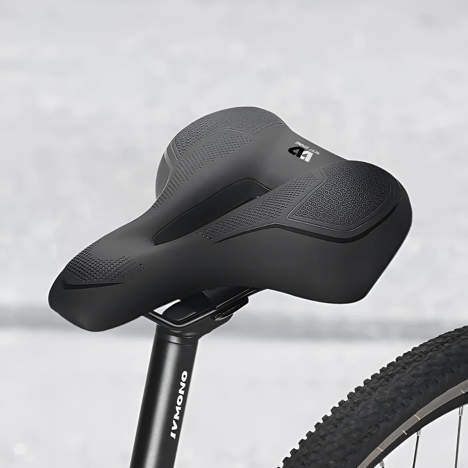 Bicycle saddle with high elastic sponge padding and leather construction in black colour