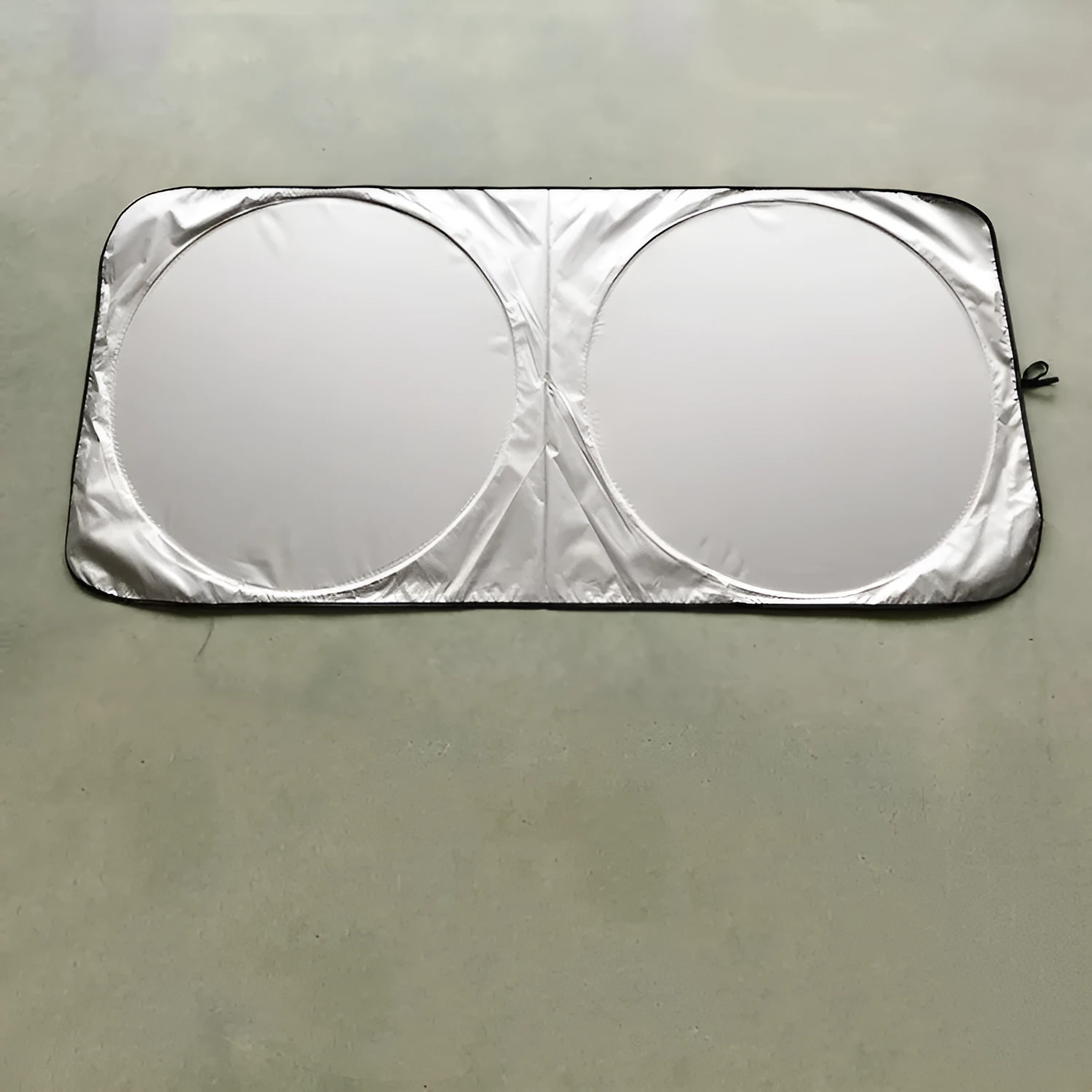 Silver tape car sunshade measuring 190x90cm with storage bag for universal vehicle fit