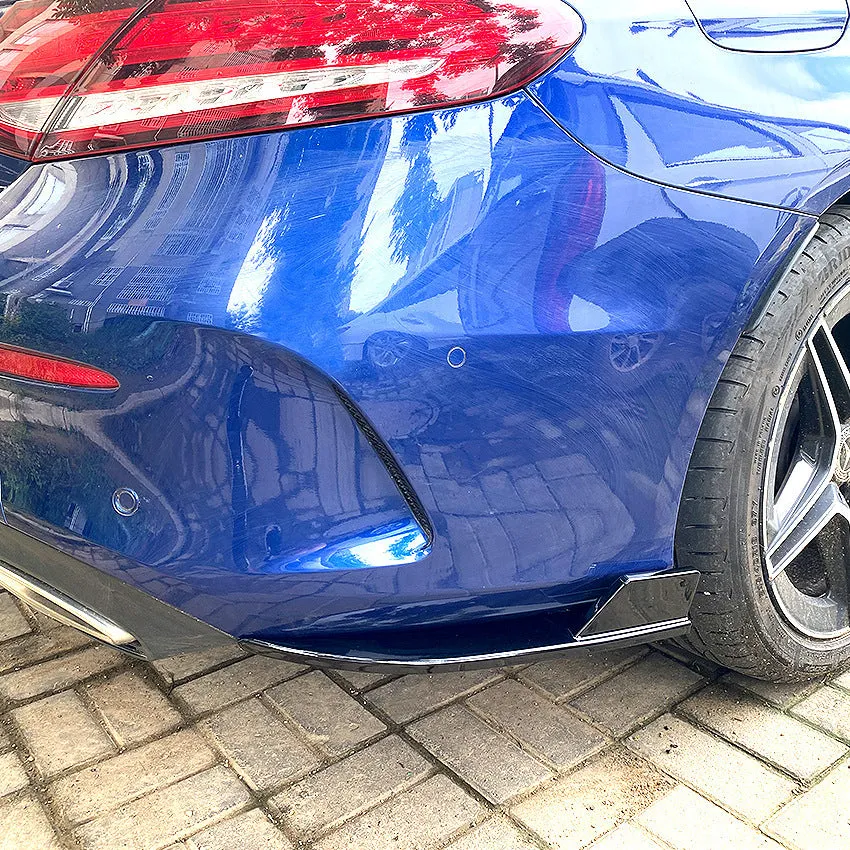 Set of two PP rear cornerite protectors in carbon fibre pattern and piano black finish for car bumper corners