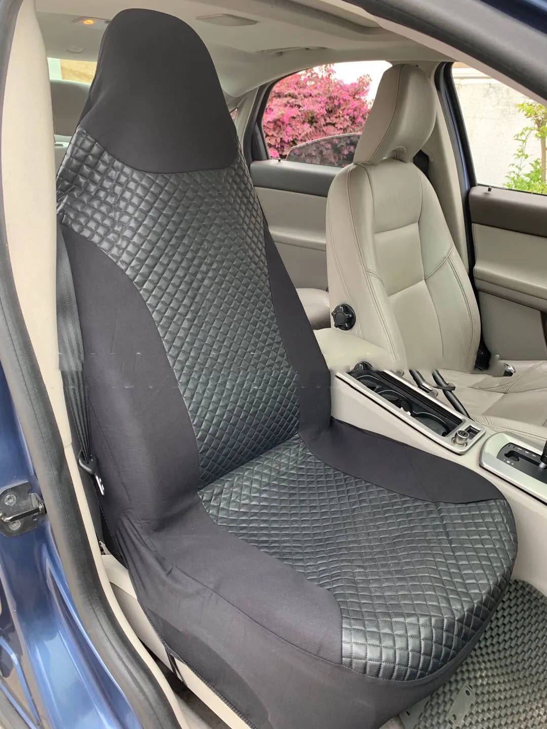 Black quilted automotive seat cover with PU and polyester fabric, plastic hooks