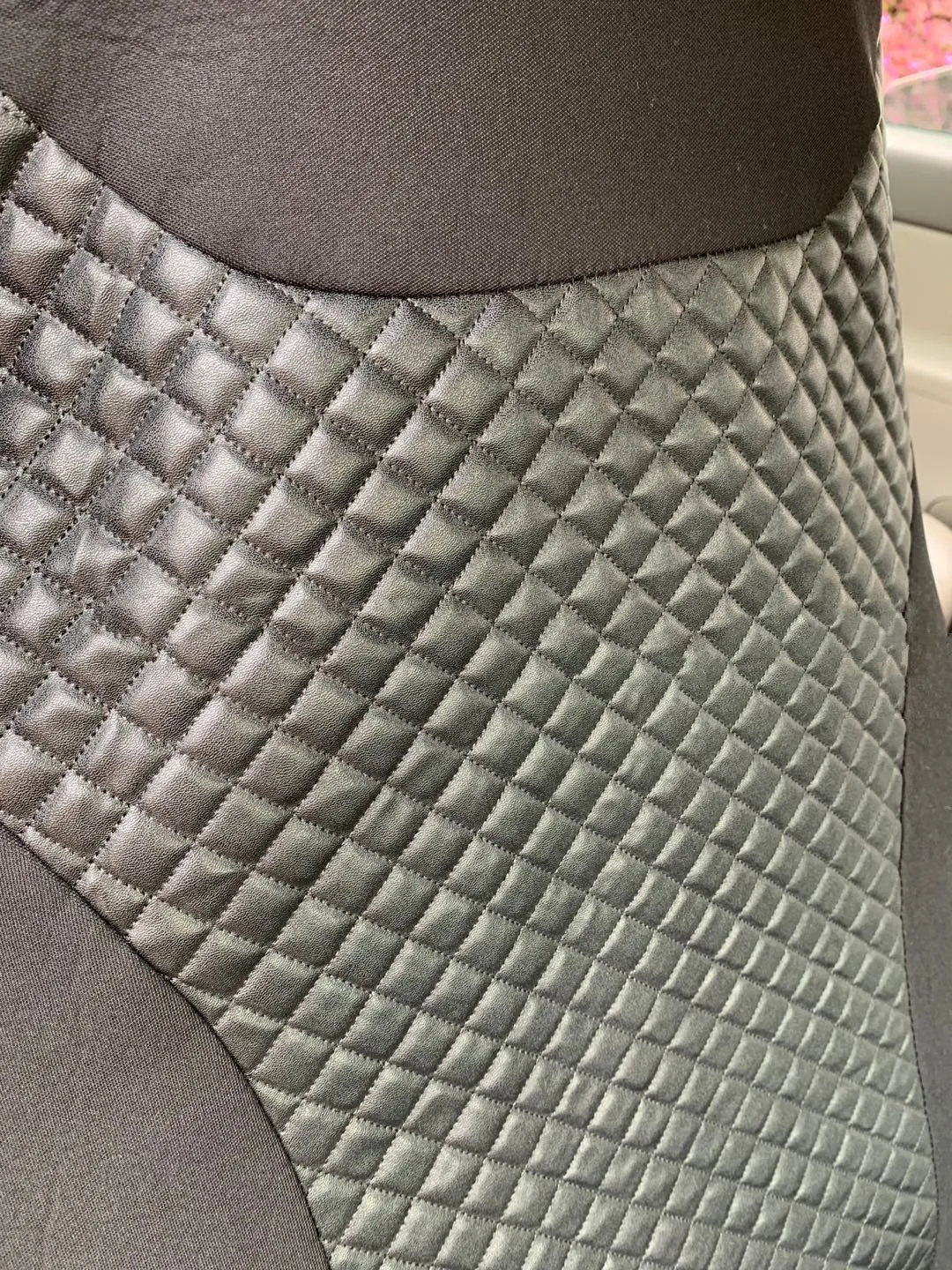 Black quilted automotive seat cover with PU and polyester fabric, plastic hooks