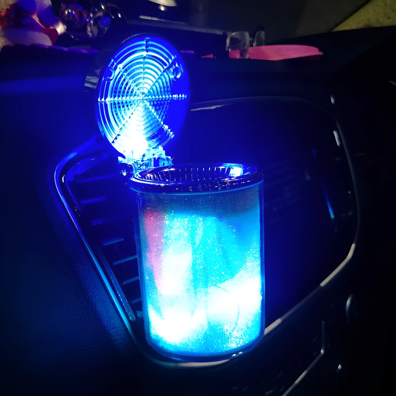 Silver car ashtray with RGB LED light, compact size 10x8x6cm, flame-retardant ABS construction