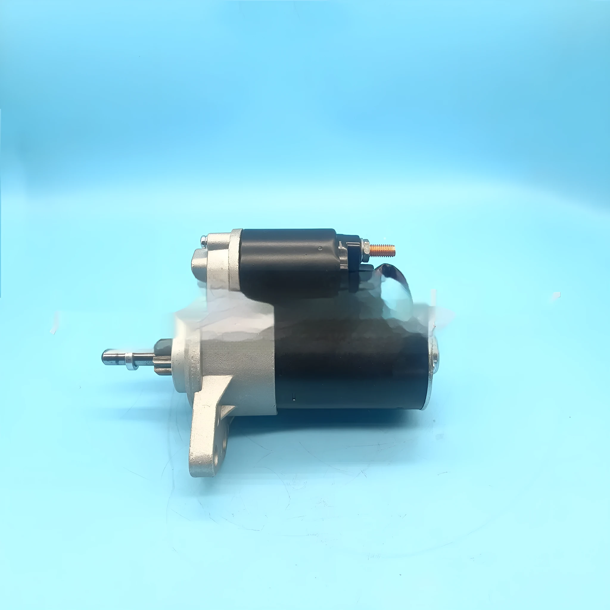 Audi Volkswagen 12V 1.1KW 9-tooth automotive starter motor in default colour finish