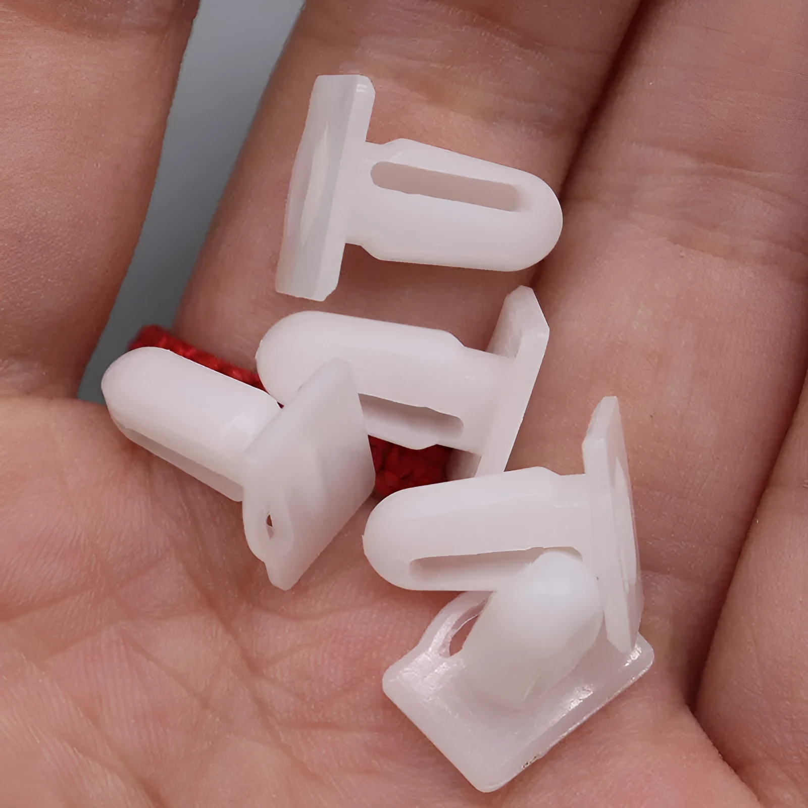 Automobile plastic nails and buckles trim clips in D318 colour, 60-piece pack for car interior panel fixing