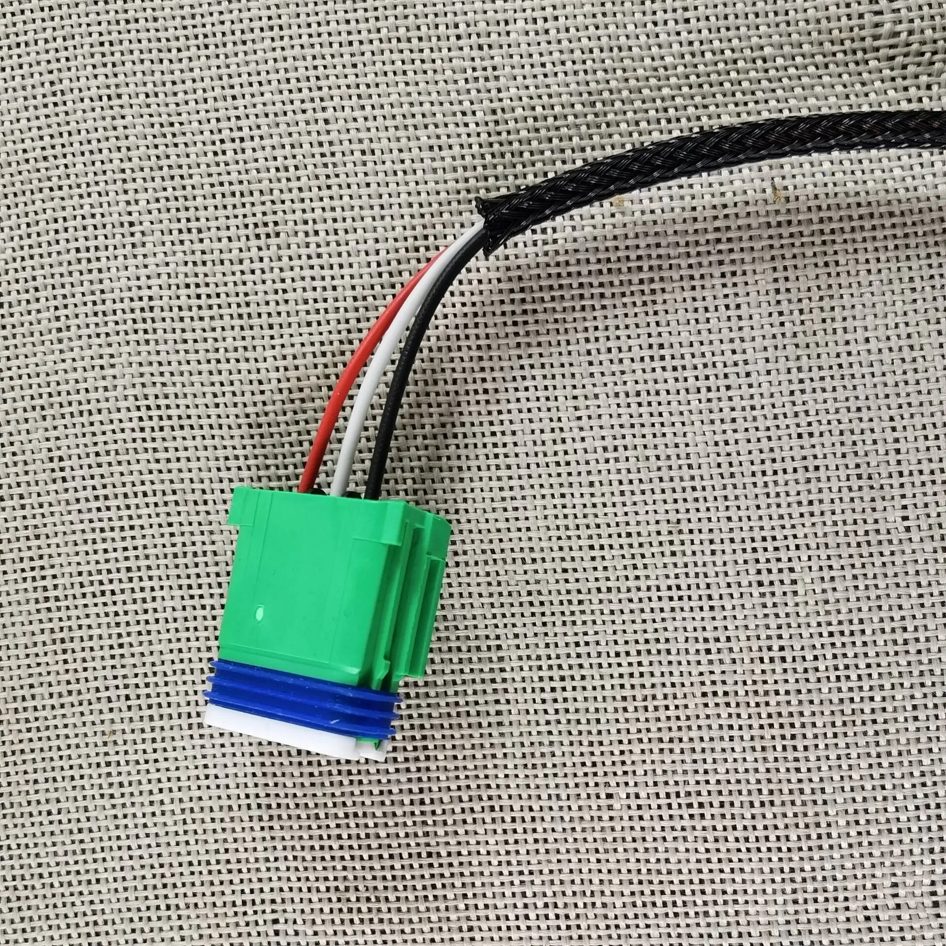 Gearbox pressure sensor model 7700100009 made of metal for transmission systems