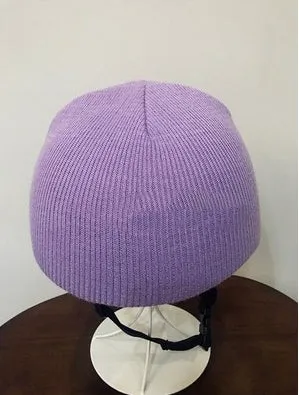 L-sized ski helmet with a knitted decorative cover and matching beanie in a choice of 15 colours.