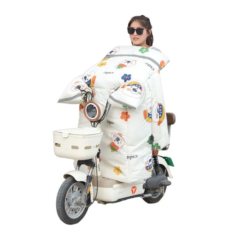 Cartoon fleece-lined thickened plastic windshield cover for battery car, hand-removable, beige design