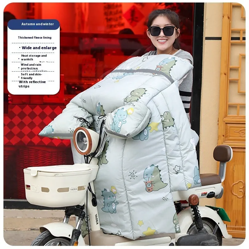 Cartoon fleece-lined thickened plastic windshield cover for battery car, hand-removable, beige design