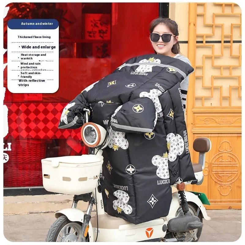 Cartoon fleece-lined thickened plastic windshield cover for battery car, hand-removable, beige design