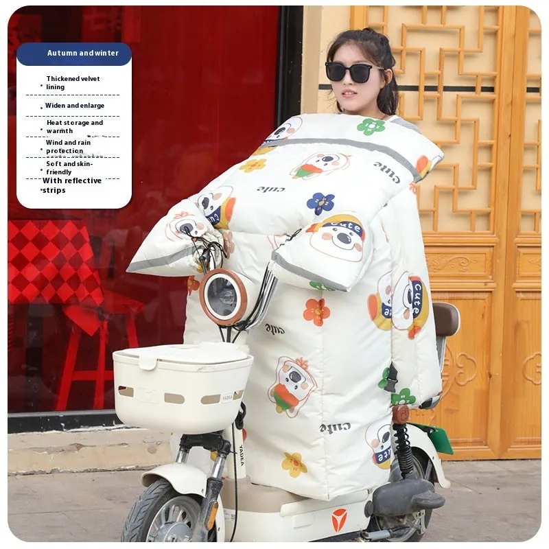 Cartoon fleece-lined thickened plastic windshield cover for battery car, hand-removable, beige design