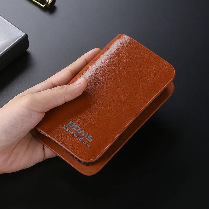 Zipper multifunction card holder in synthetic leather, square vertical shape, black colour, letter pattern.