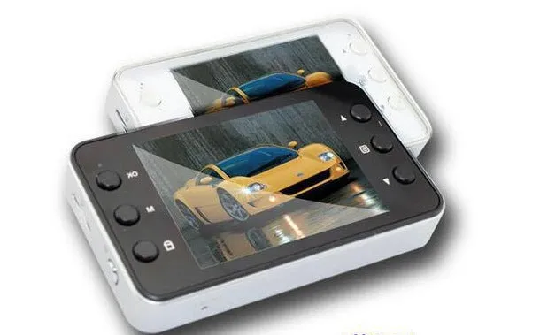 K6000 car dash cam with 120 degree wide angle lens mounted on front windshield in black finish