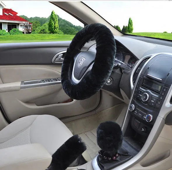 Plush car steering wheel cover in winter, 38cm diameter, short-haired pink, fits all models