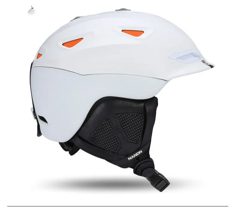 Adult ski helmet with EPS and PC shell in black, grey, and white options, sizes M and L for head circumference 57-62cm