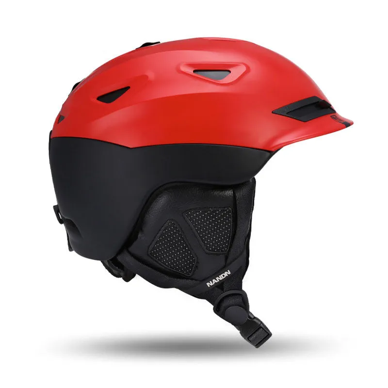 Adult ski helmet with EPS and PC shell in black, grey, and white options, sizes M and L for head circumference 57-62cm