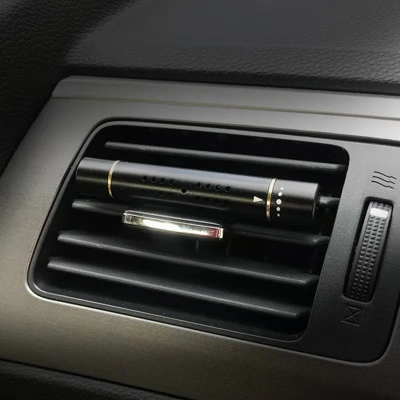 Creative metal car aromatherapy clip in black with five incense sticks