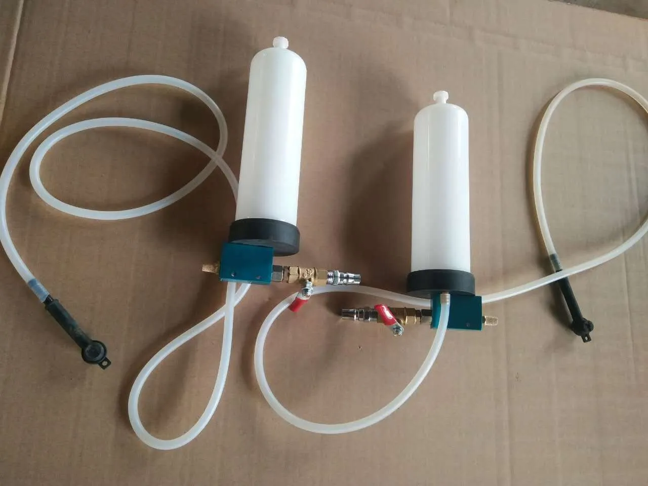 White PP brake fluid replacement machine 250x150x150mm for cars and motorcycles