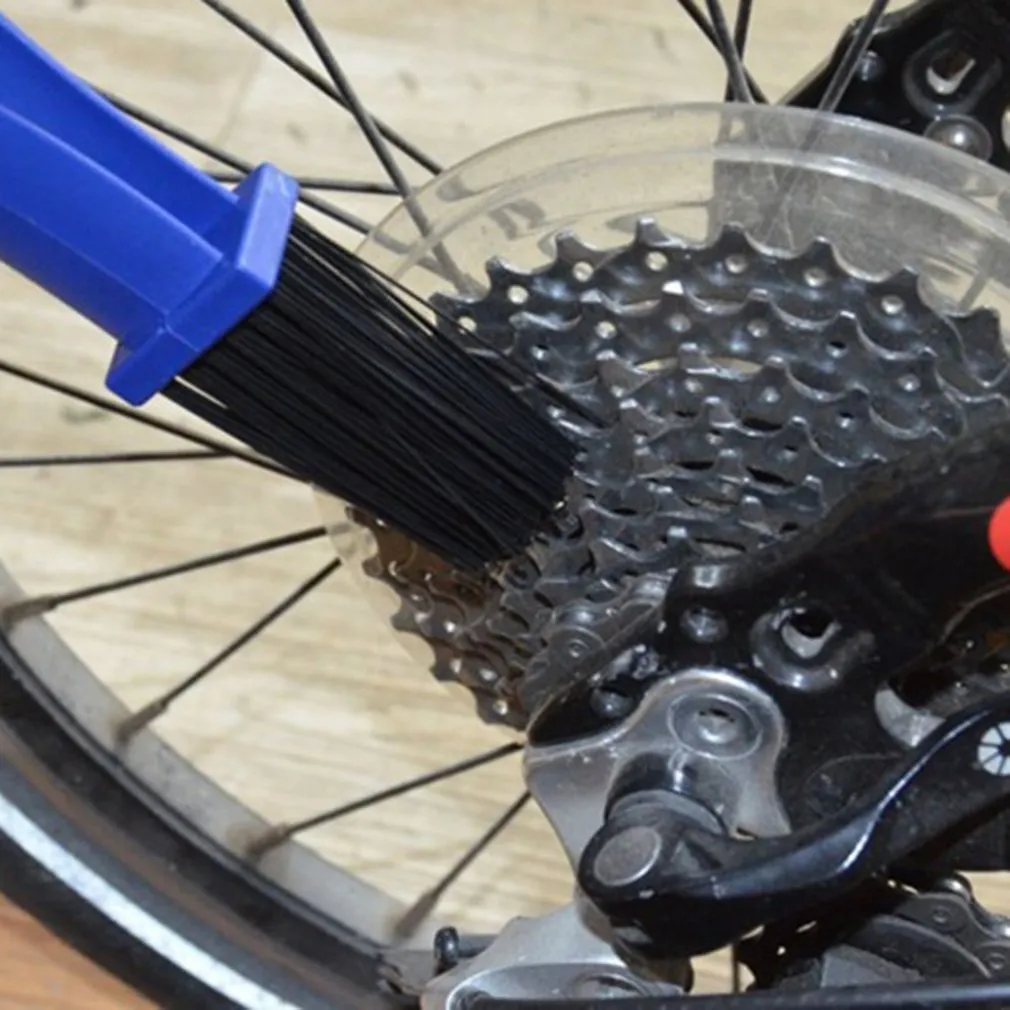 Blue plastic chain cleaning brush for bicycle motorcycle chain and crankset cleaning