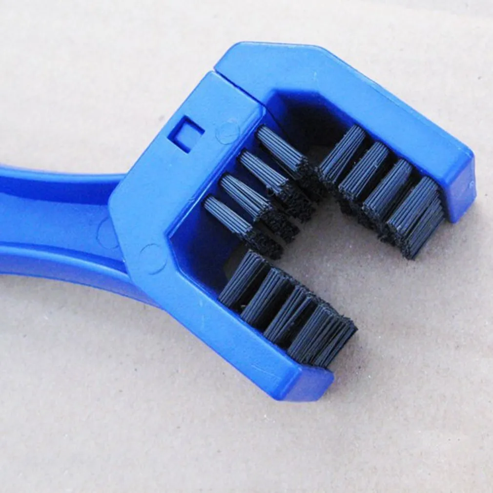 Blue plastic chain cleaning brush for bicycle motorcycle chain and crankset cleaning