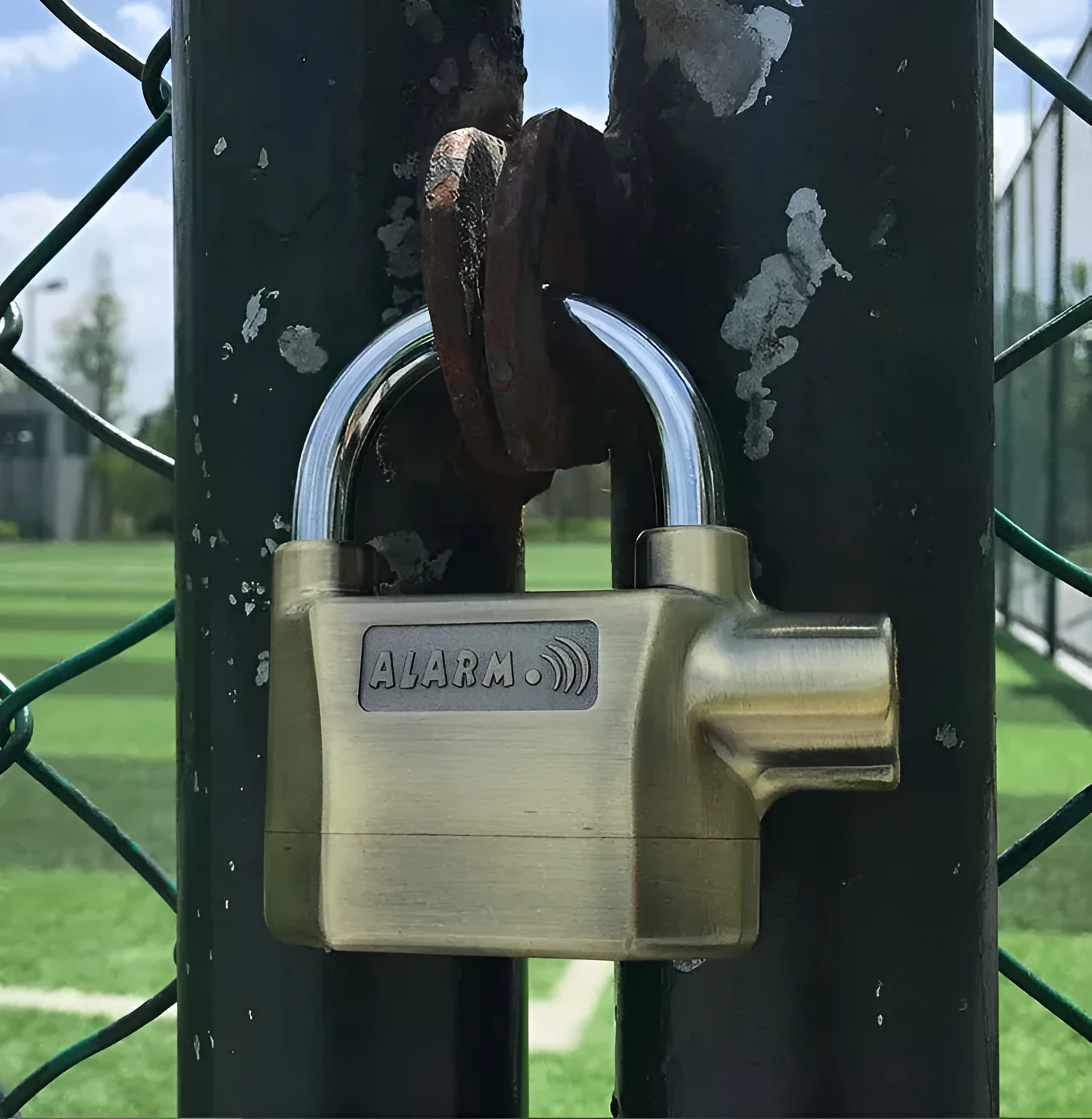 Waterproof siren alarm padlock 175x10x135mm in silver and bronze colours with shackle rotated for mode selection