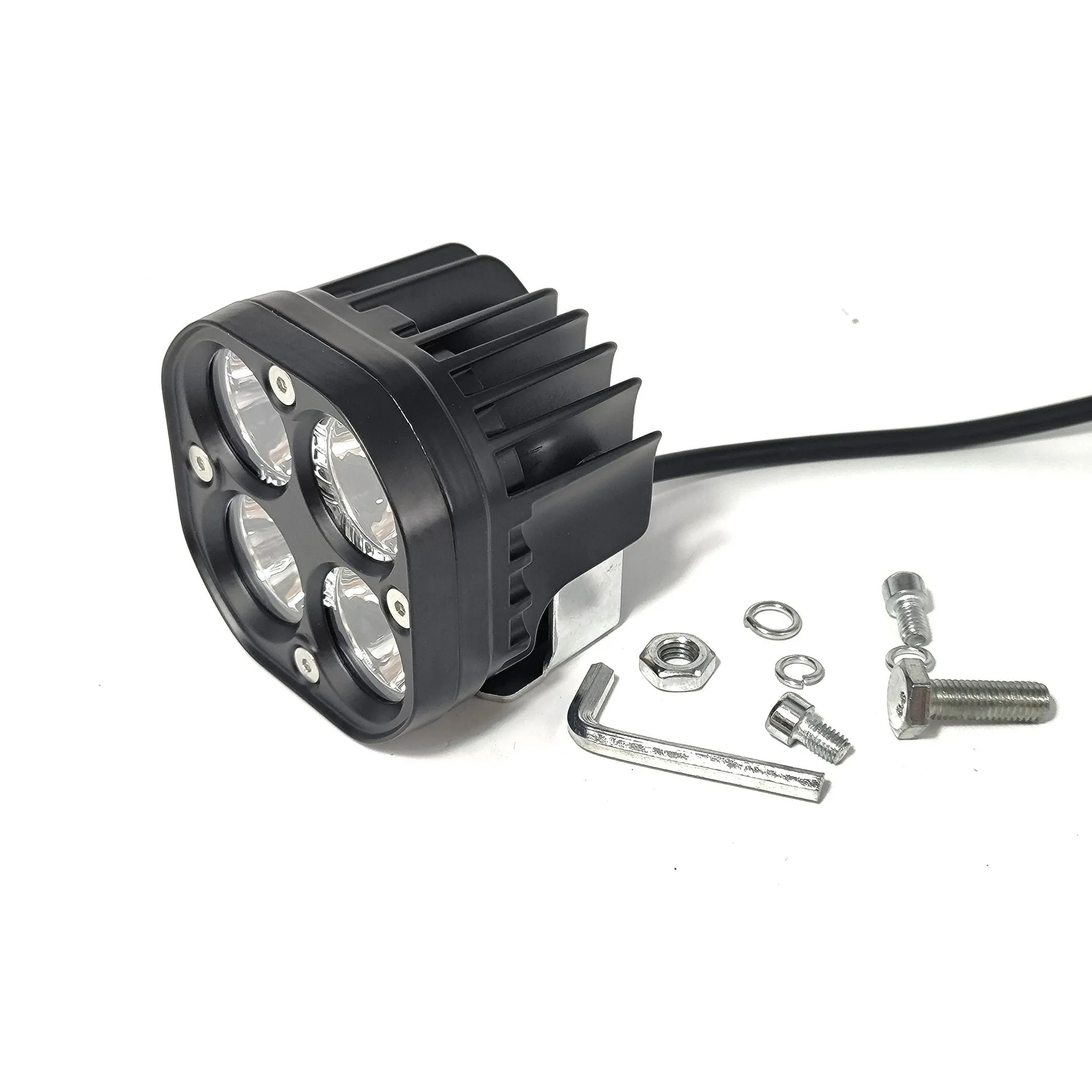 Four-eye vehicle spotlight with aluminium base plate showing white and yellow light options