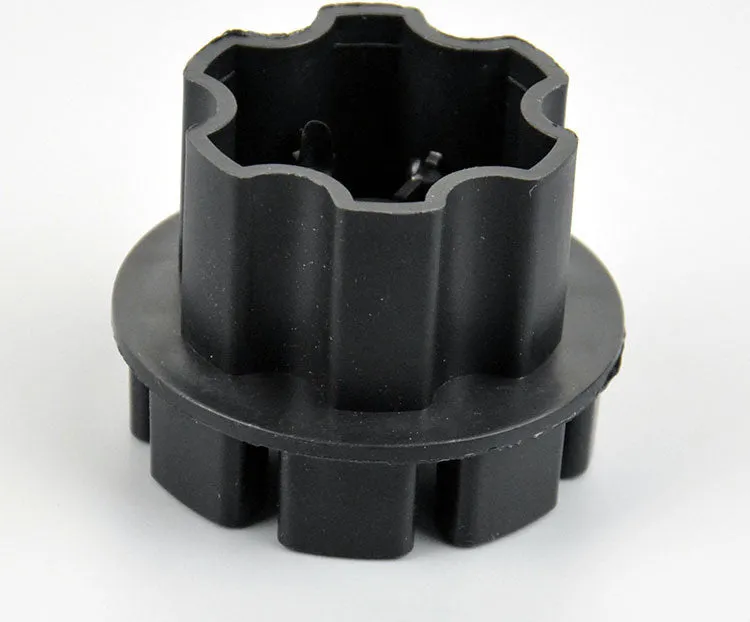 Plastic dual-wheel drive tire connector clip for children's electric car steering system