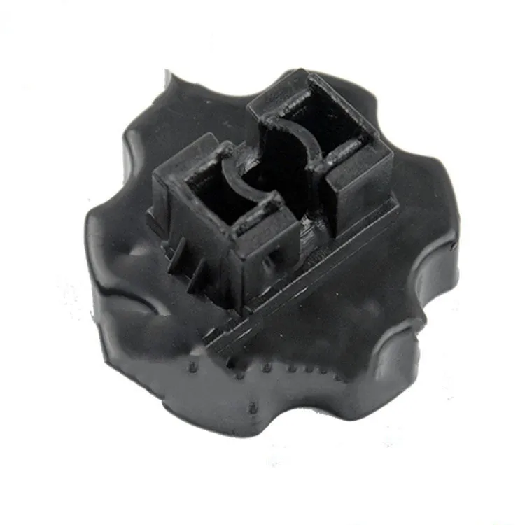 Plastic dual-wheel drive tire connector clip for children's electric car steering system
