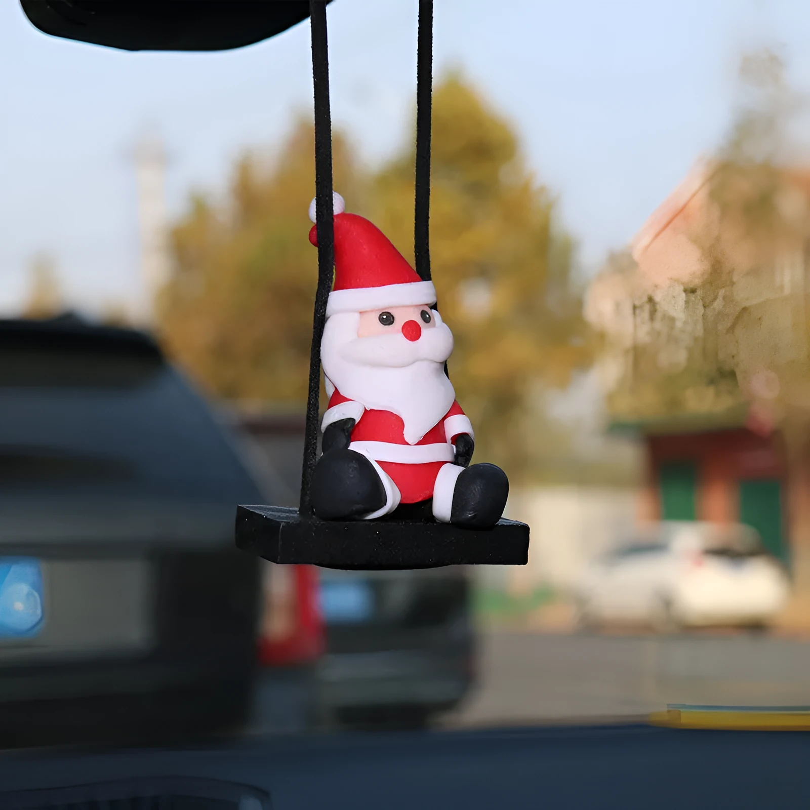 Resin Santa Claus cartoon pendant for car rearview mirror, 4.5 by 3 by 5 centimetres, 20 grams, four styles