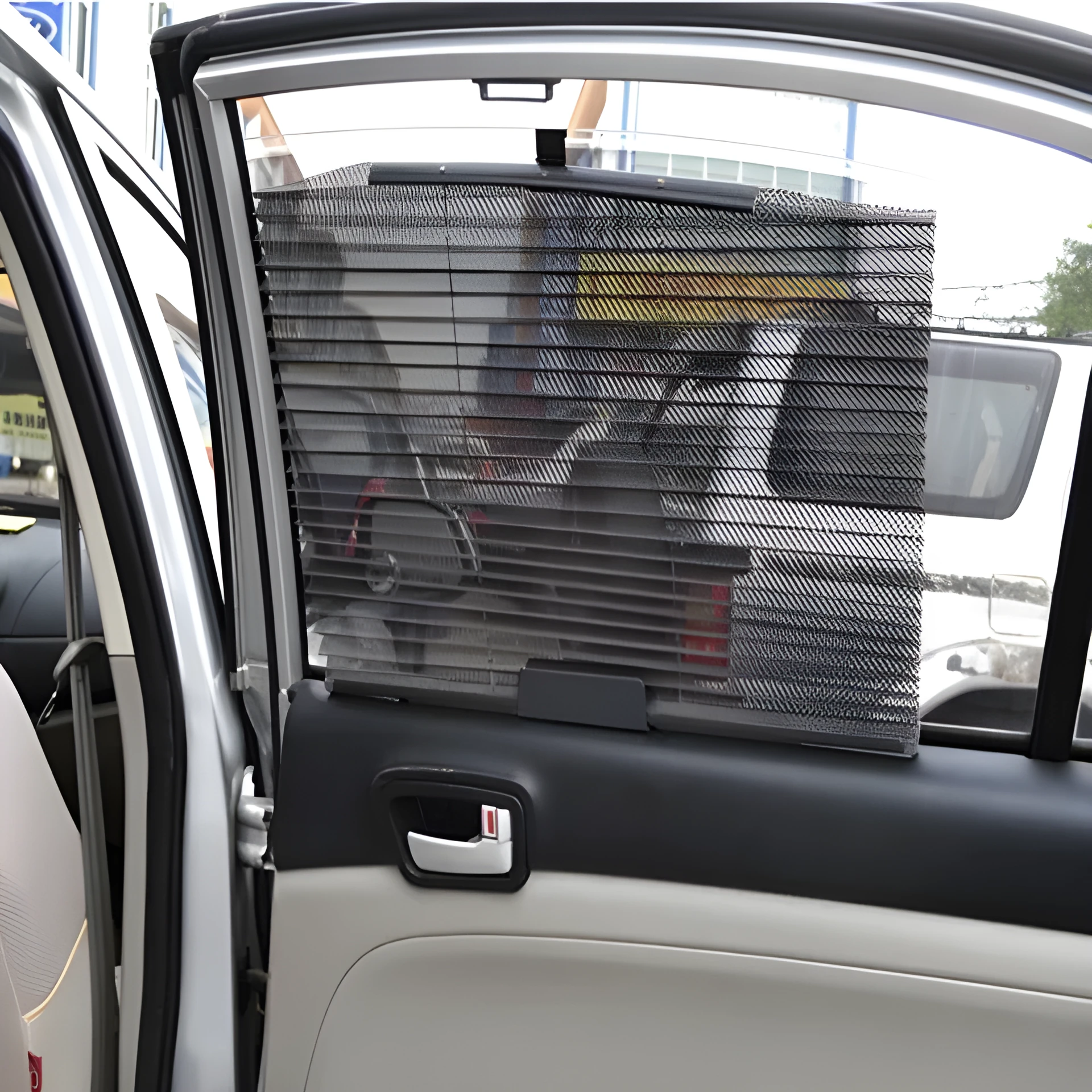 Auto retractable car side window sunshade in nylon net cloth with 3 point fixation, beige colour