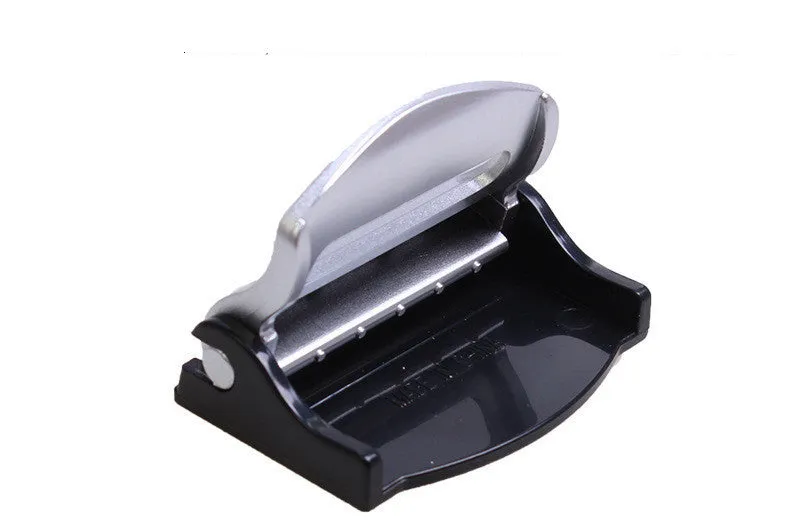 Car seat belt fixing clip in black ABS, 5.5cm length, 4cm width, 1.5cm height