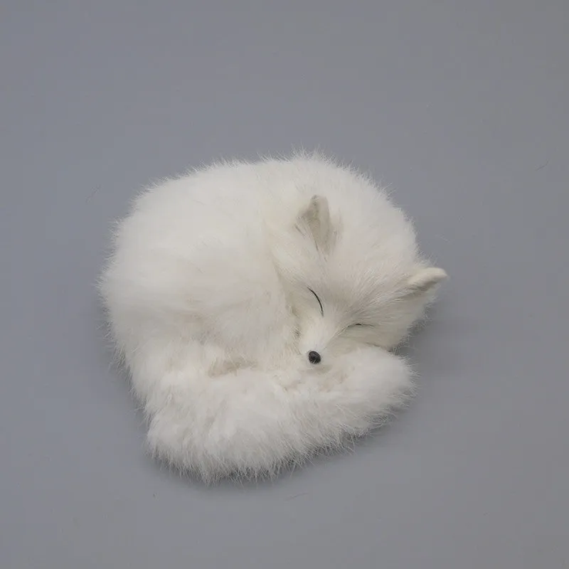 Artificial fox fur decoration in red, white, or yellow, measuring 15cm long