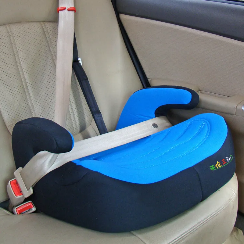 High-back booster baby car seat for 15-36 kg children with three-point seatbelt installation in blue colour
