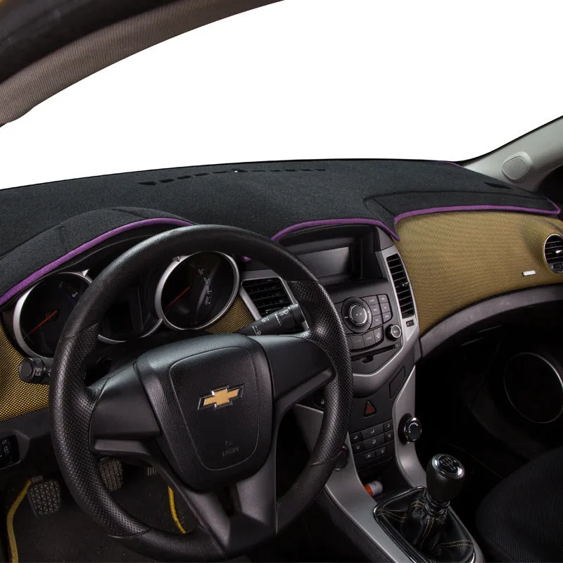 Silicone dashboard anti-glare pad for older Toyota Prado in black with coloured edge detailing