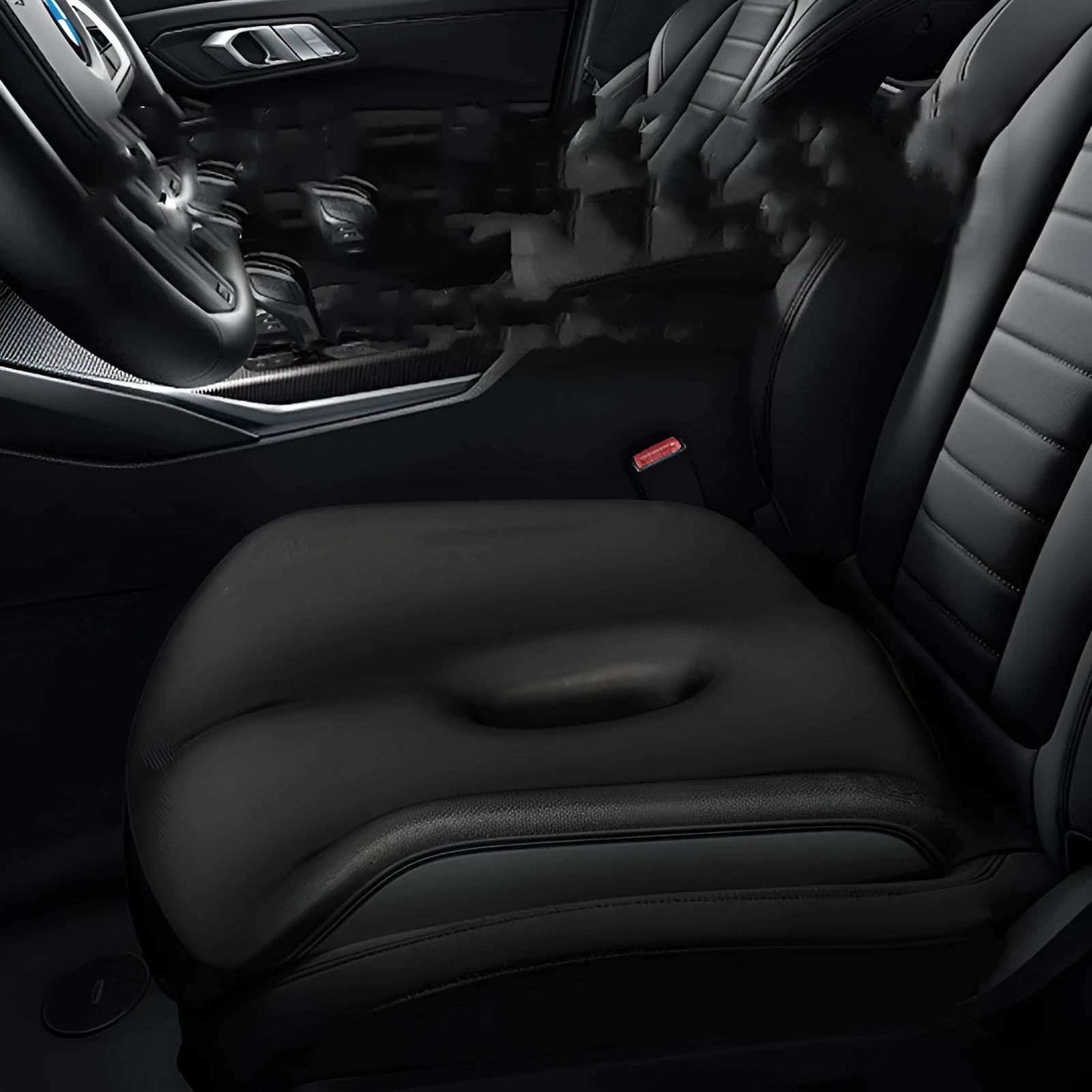 Car seat cushion in black, measuring 409x427x118mm, with polyester fibre fill