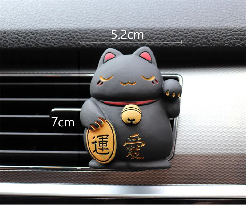 Resin fortune cat car vent aromatherapy clip in black or white colour options