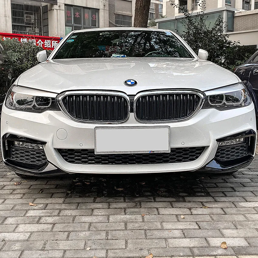 Pair of front Cornerite car stickers for BMW 5 Series G30 early M Sport 530i 2018-2020 carbon fibre pattern