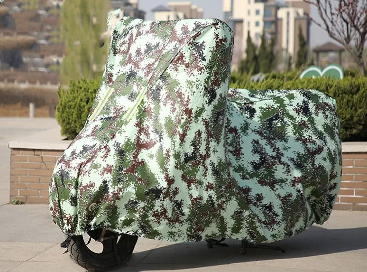 Motorcycle cover in nylon cloth, size M, shown in blue colour on a motorcycle