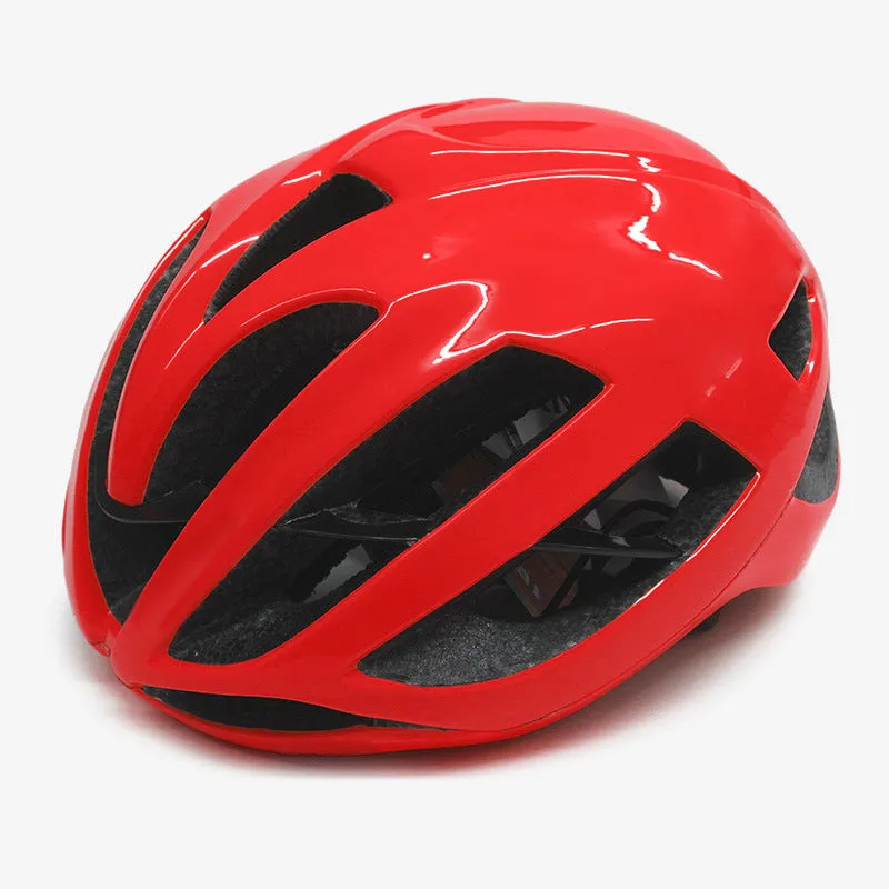 Sponge pad road and mountain bike helmet in adult sizes M and L with 16-20 vents, available in multiple colours