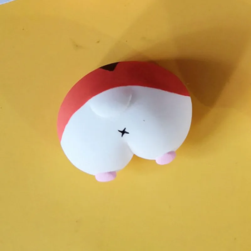 Car aromatherapy air outlet clip with diffuse stone holder, cute animal butt design, and 5 ml essential oil bottle