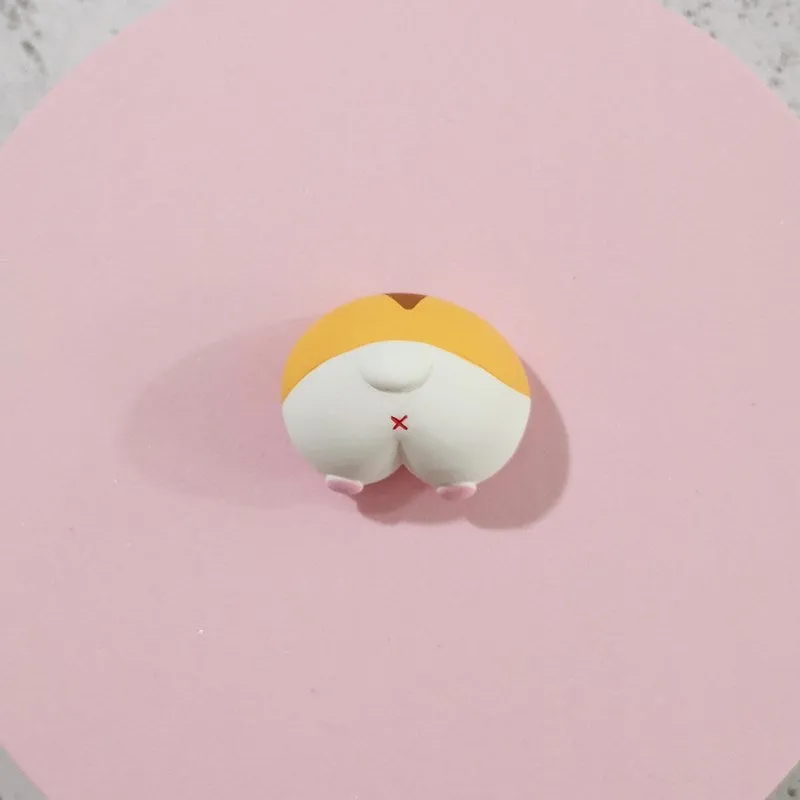 Car aromatherapy air outlet clip with diffuse stone holder, cute animal butt design, and 5 ml essential oil bottle