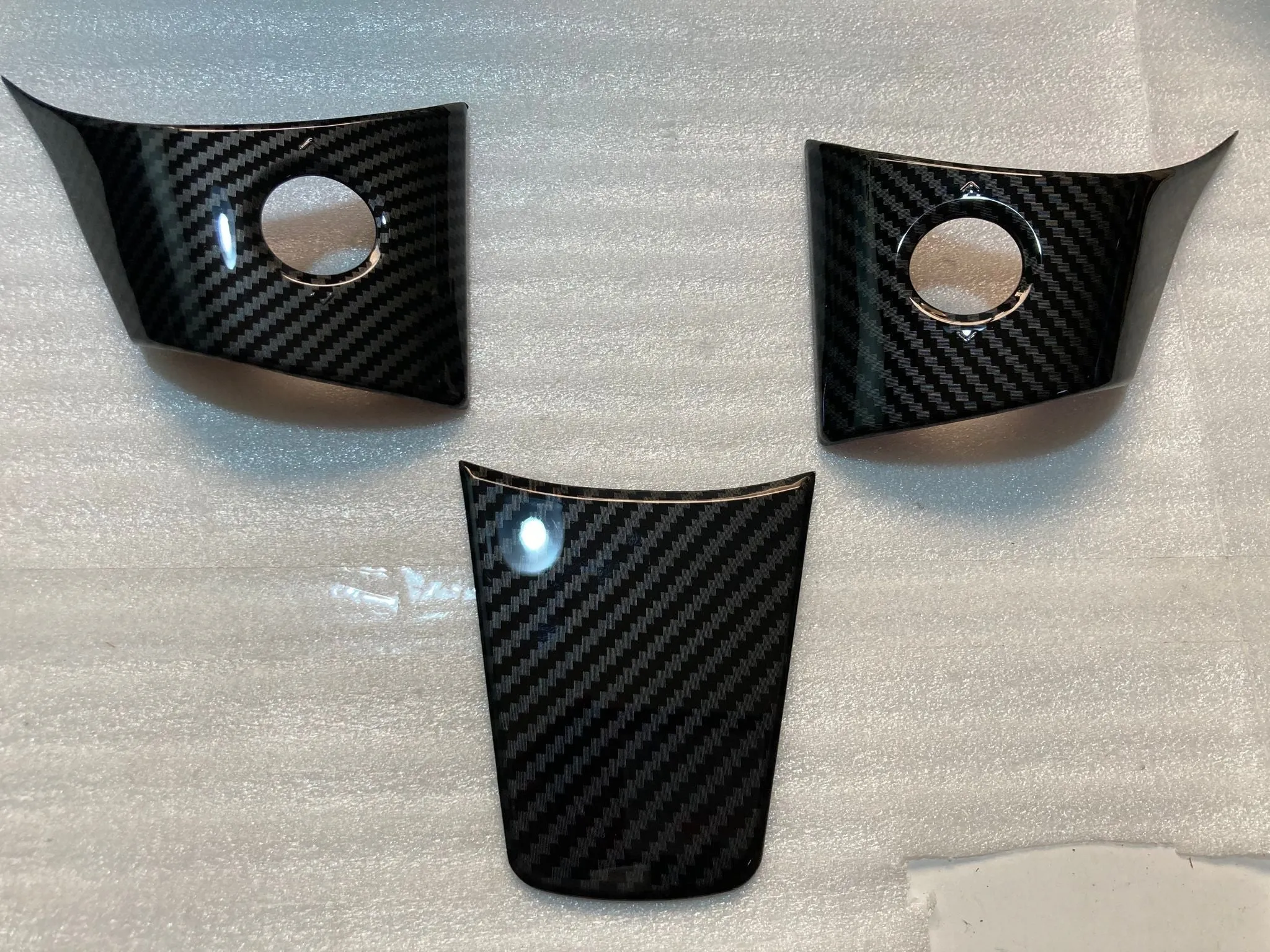 3 piece carbon fibre look ABS plastic steering wheel trim set for Tesla Model 3 with logo