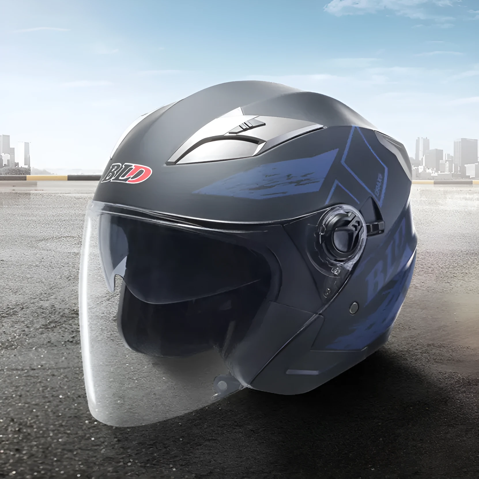 Double lens retro motorcycle helmet in matte black with ABS shell for electric motorcycle use