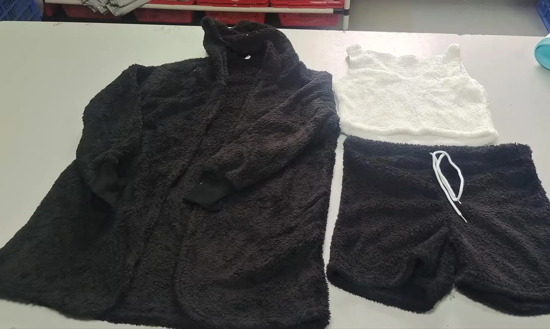 Women's Long Sleeve Crop Tank Top and Drawstring Shorts Pajama Set, Velvet Pants Suit in Multiple Colours White Pink Orange Purple Gray, Available in Asian Sizes S to XXXL for Sleepwear Loungewear