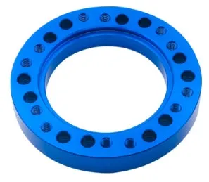 Steering wheel hub adapter in aluminium alloy with 86mm outer diameter, 55mm inner diameter, 12.5mm height, on white background