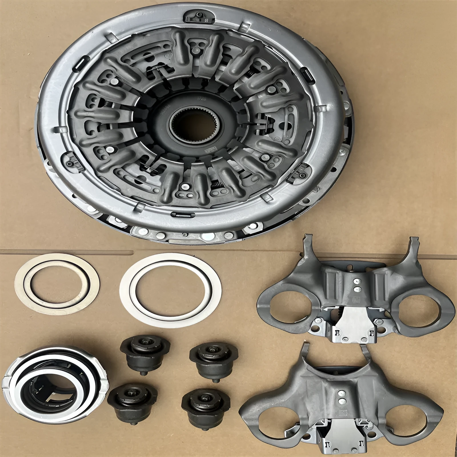 6DCT250 dual clutch and kit assembly with pickling plate construction for automatic clutch replacement
