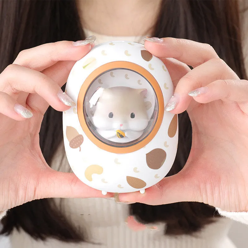 White hamster hand warmer power bank with 5000mAh battery capacity and fourth-gear heating controls