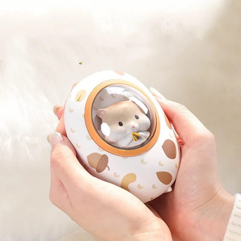 White hamster hand warmer power bank with 5000mAh battery capacity and fourth-gear heating controls