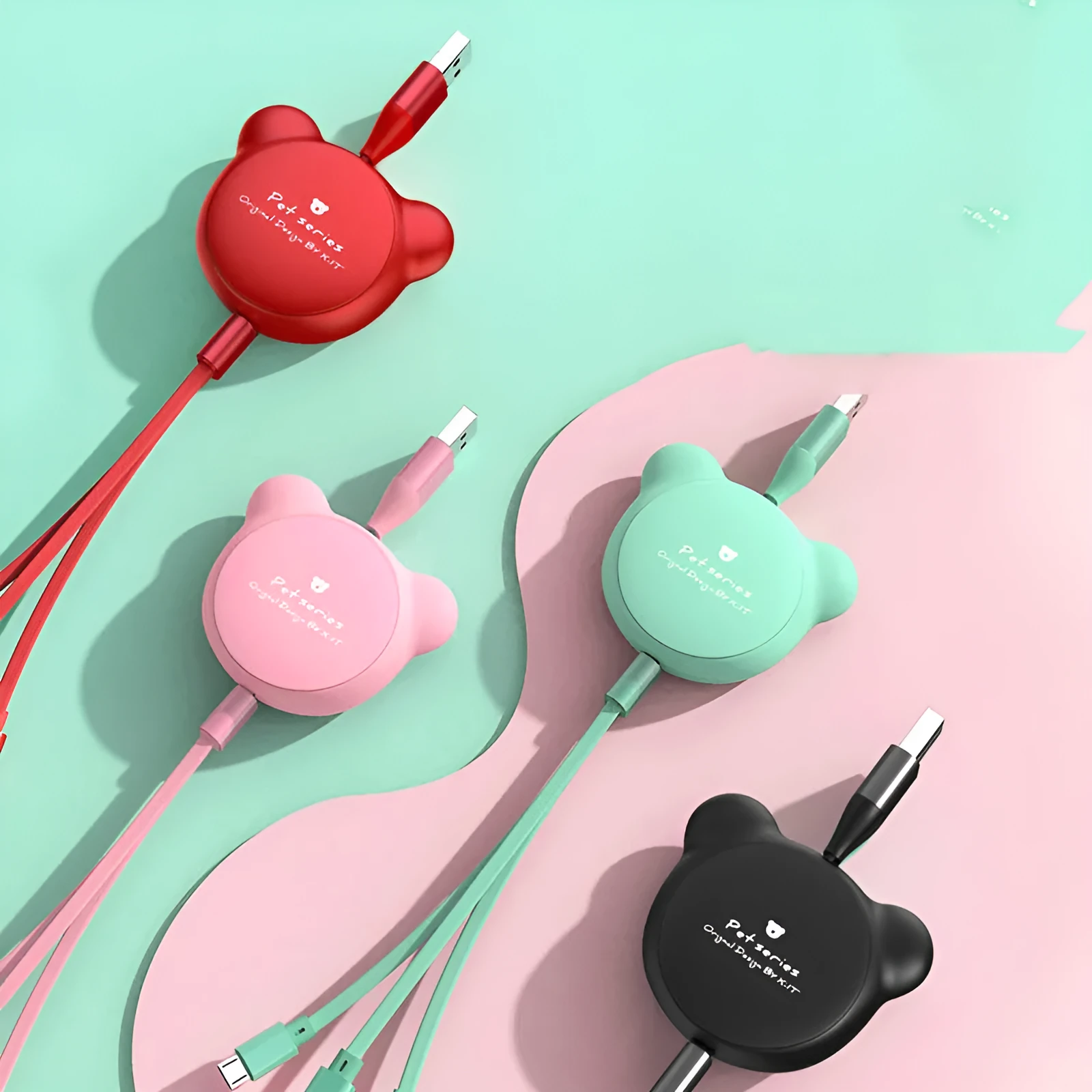 Telescopic bear-shaped organiser with a 1.2m cable ending in Mini USB, 30PIN, and Micro USB connectors