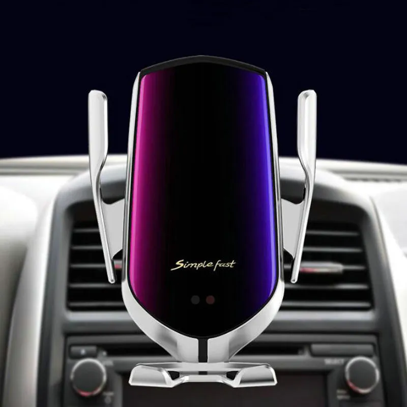 Magic Clip R3 car phone holder with dual charging ports mounted on dashboard