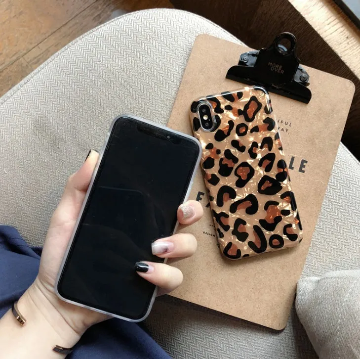 Leopard print phone case for iPhone with colourful silicon and TPU construction